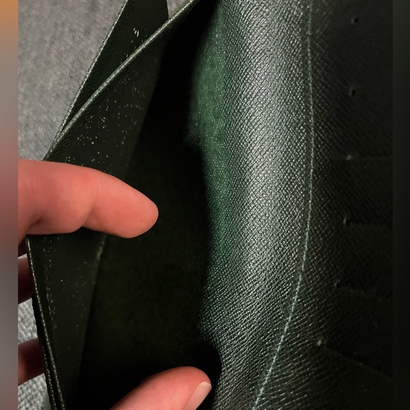 Louis Vuitton Porte Valeurs Taiga Leather Green Bifold Wallet - Unisex - Picture 9 of 13